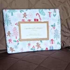 cupcakes & cashmere Holiday Queen Sheet Set - White with Red & Green Accents